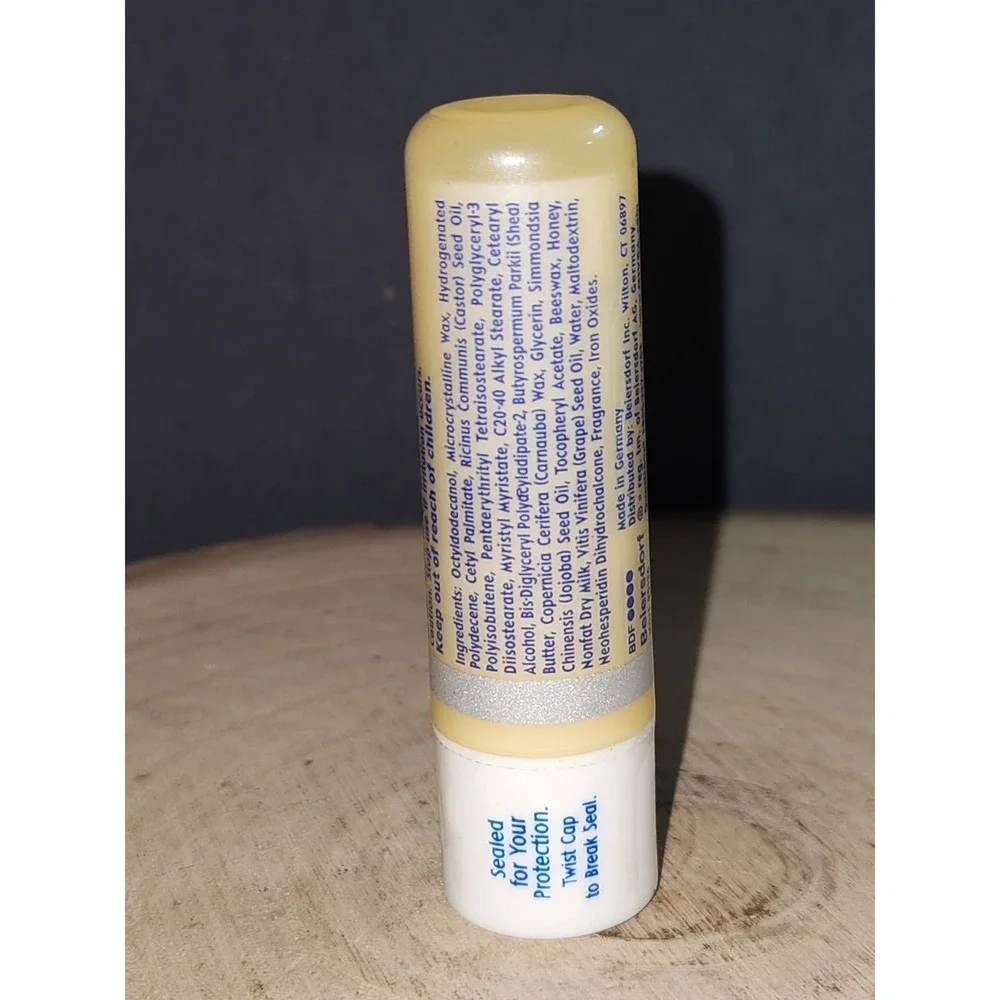 Nivea A Kiss Of Milk & Honey Soothing Lip Care Moisturizer~RARE~Made In Germany‎